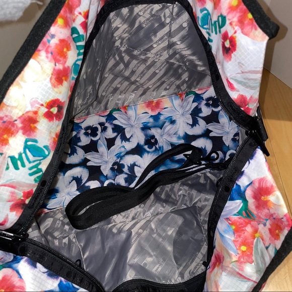 Leaportsac floral large duffle bag - Picture 4 of 7